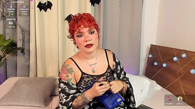 Snapshot of Amy_art chatting on October 6, 8:50 pm Amy art online show from October 6, 8:50 pm