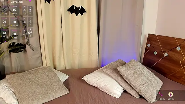 Snapshot of Amy_art chatting on October 11, 8:07 pm Amy art online show from October 11, 8:07 pm