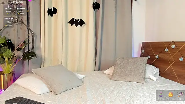 Snapshot of Amy_art chatting on October 17, 7:49 pm Amy art online show from October 17, 7:49 pm