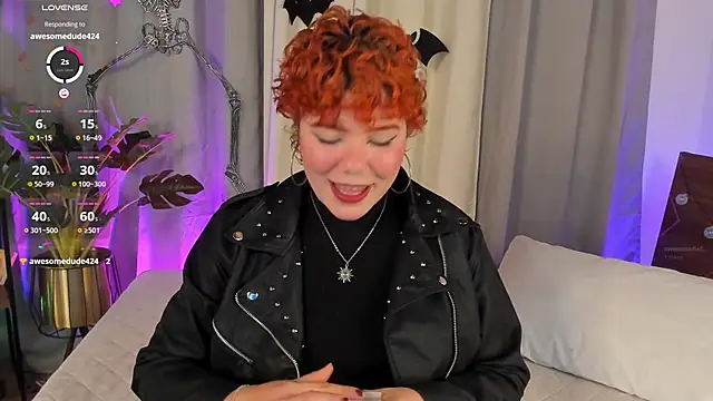 Snapshot of Amy_art chatting on October 28, 8:33 pm Amy art online show from October 28, 8:33 pm