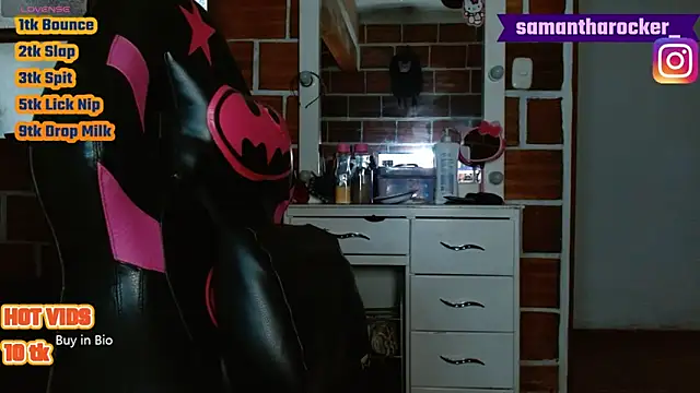 Snapshot of samantharocker5 chatting on April 6, 1:23 pm samantharocker5 online show from April 6, 1:23 pm