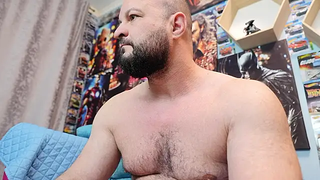 Snapshot of Muscle_Bear chatting on February 13, 6:42 am Muscle Bear online show from February 13, 6:42 am