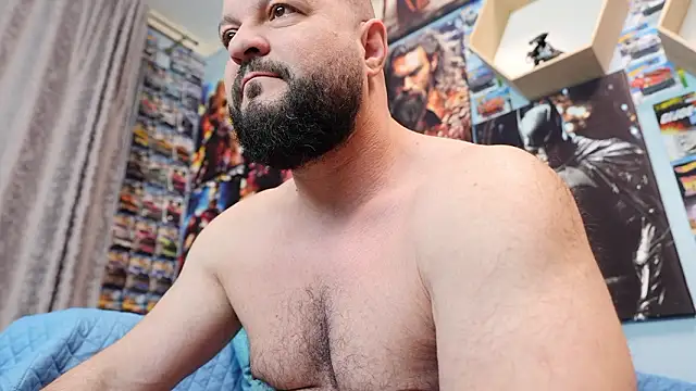 Snapshot of Muscle_Bear chatting on March 3, 5:46 am Muscle Bear online show from March 3, 5:46 am