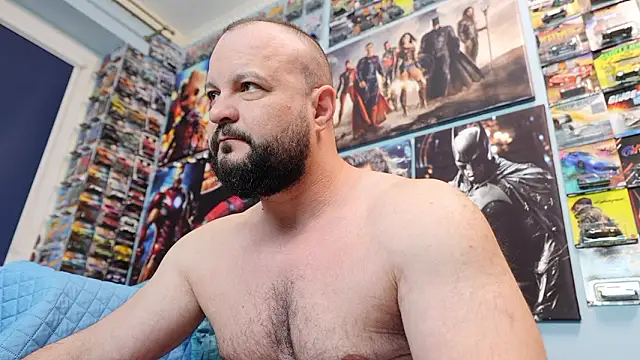 Snapshot of Muscle_Bear chatting on March 6, 5:26 am Muscle Bear online show from March 6, 5:26 am