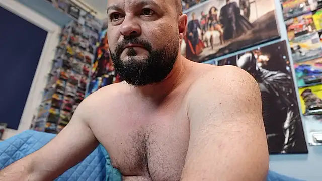 Snapshot of Muscle_Bear chatting on March 12, 5:24 am Muscle Bear online show from March 12, 5:24 am