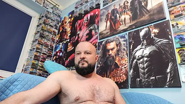 Snapshot of Muscle_Bear chatting on March 21, 8:19 am Muscle Bear online show from March 21, 8:19 am
