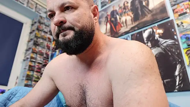 Snapshot of Muscle_Bear chatting on April 1, 6:14 am Muscle Bear online show from April 1, 6:14 am