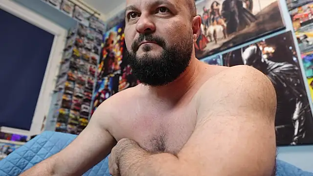 Snapshot of Muscle_Bear chatting on April 1, 2:58 pm Muscle Bear online show from April 1, 2:58 pm