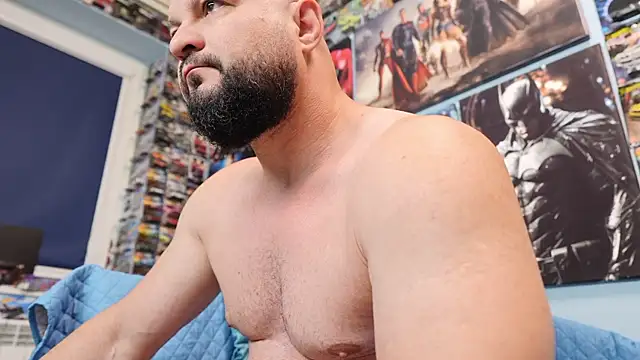 Snapshot of Muscle_Bear chatting on May 16, 4:53 am Muscle Bear online show from May 16, 4:53 am