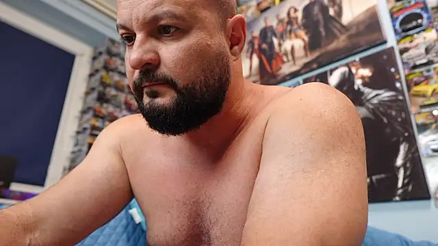 Snapshot of Muscle_Bear chatting on June 1, 5:58 pm Muscle Bear online show from June 1, 5:58 pm