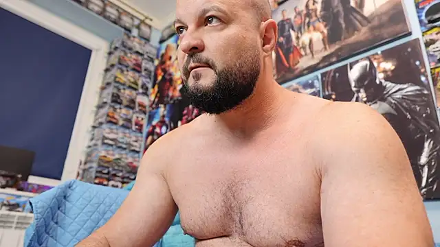 Snapshot of Muscle_Bear chatting on June 7, 4:49 am Muscle Bear online show from June 7, 4:49 am