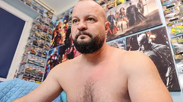 Snapshot of Muscle_Bear chatting on August 1, 6:34 am Muscle Bear online show from August 1, 6:34 am
