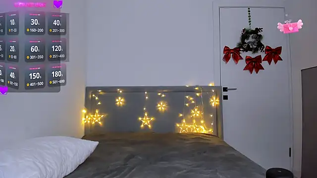 Snapshot of May_XX chatting on December 24, 3:27 am May XX online show from December 24, 3:27 am