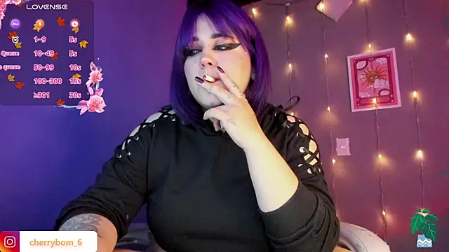 Snapshot of cherrybom_ chatting on January 10, 7:25 am cherrybom online show from January 10, 7:25 am