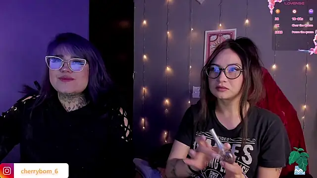 Snapshot of cherrybom_ chatting on February 5, 5:09 am cherrybom online show from February 5, 5:09 am