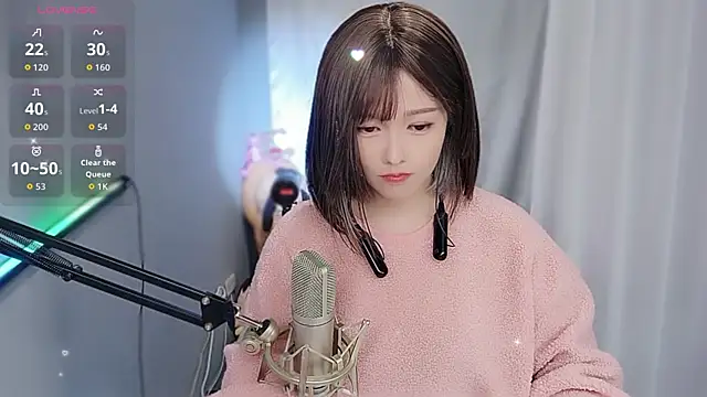 Snapshot of tw_lala chatting on February 13, 2:02 pm tw lala online show from February 13, 2:02 pm