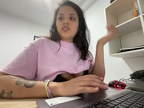 apretadito47 online show from May 19, 8:15 pm