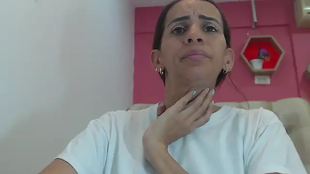 Amber Moore online show from October 4, 3:43 pm