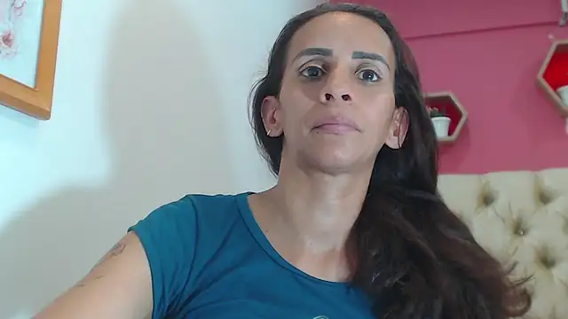 Amber Moore online show from October 7, 12:30 am