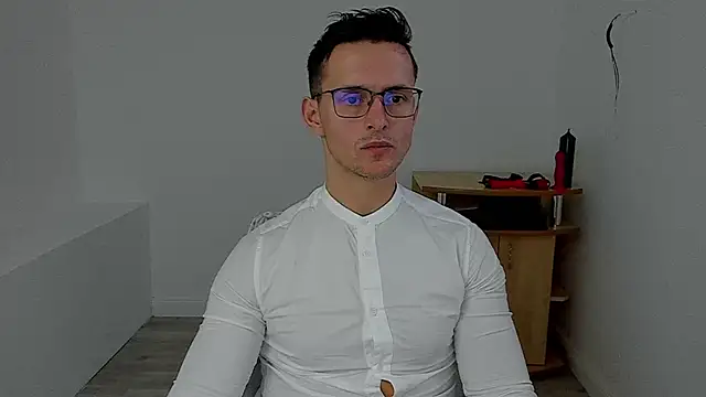 sexxymuscles4u online show from December 2, 12:29 pm