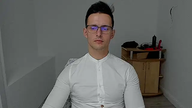 sexxymuscles4u online show from December 5, 2:55 pm