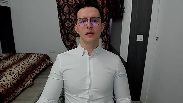 sexxymuscles4u online show from February 24, 10:15 am