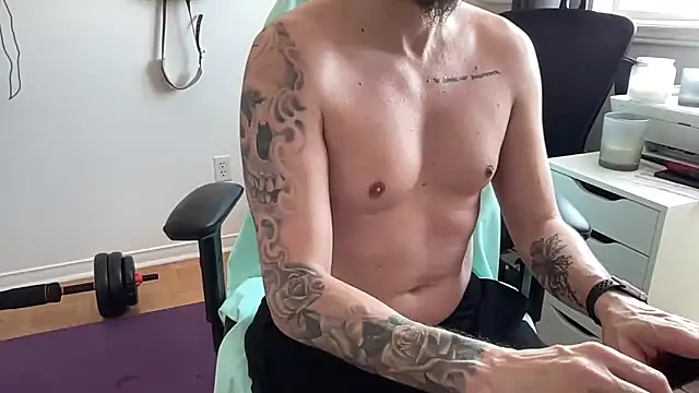 Snapshot of ttboy2000 chatting on February 17, 5:19 pm ttboy2000 online show from February 17, 5:19 pm