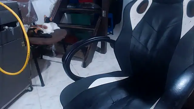 laurenrobbinsxxx online show from December 31, 10:56 pm