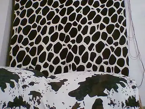 Snapshot of CathySuns chatting on October 25, 6:57 pm CathySuns online show from October 25, 6:57 pm