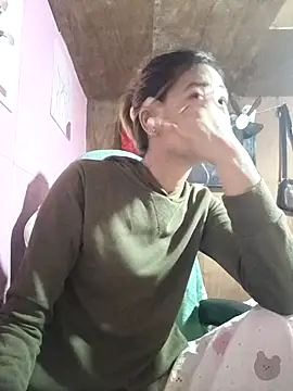 Snapshot of Cutie_body11 chatting on November 12, 12:00 am Cutie body11 online show from November 12, 12:00 am