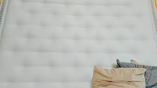 karissia online show from October 9, 7:06 am