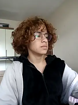 Snapshot of EmmaMelissa0521 chatting on December 22, 10:15 pm EmmaMelissa0521 online show from December 22, 10:15 pm