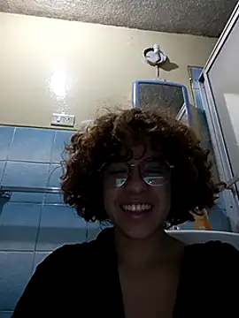 Snapshot of EmmaMelissa0521 chatting on December 24, 4:55 am EmmaMelissa0521 online show from December 24, 4:55 am