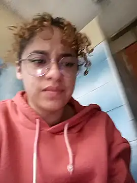 Snapshot of EmmaMelissa0521 chatting on January 25, 9:35 pm EmmaMelissa0521 online show from January 25, 9:35 pm