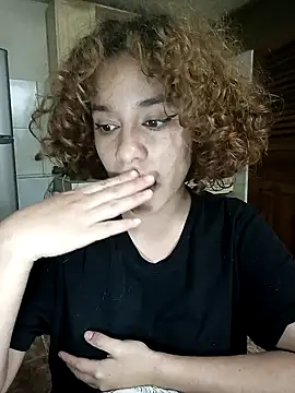 Snapshot of EmmaMelissa0521 chatting on February 4, 3:00 am EmmaMelissa0521 online show from February 4, 3:00 am