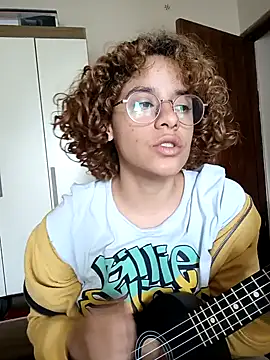 Snapshot of EmmaMelissa0521 chatting on February 5, 4:47 pm EmmaMelissa0521 online show from February 5, 4:47 pm