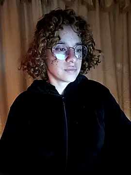 Snapshot of EmmaMelissa0521 chatting on February 17, 3:04 am EmmaMelissa0521 online show from February 17, 3:04 am