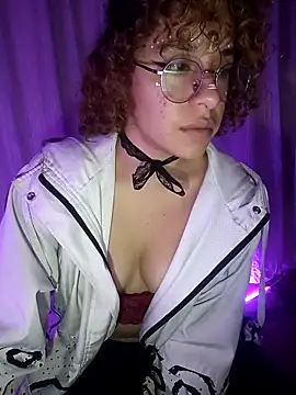 Snapshot of EmmaMelissa0521 chatting on February 22, 3:23 am EmmaMelissa0521 online show from February 22, 3:23 am