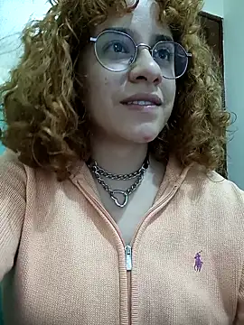 Snapshot of EmmaMelissa0521 chatting on September 28, 1:11 am EmmaMelissa0521 online show from September 28, 1:11 am