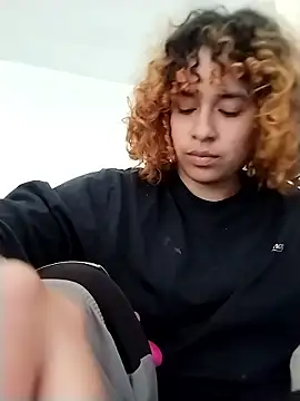 EmmaMelissa0521 online show from February 9, 4:11 pm