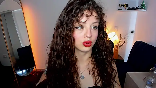 Snapshot of Cassandra_Caiin chatting on March 30, 7:15 pm Cassandra Caiin online show from March 30, 7:15 pm