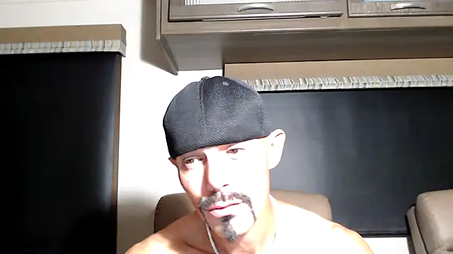 Snapshot of ThickD2C chatting on February 15, 3:47 am ThickD2C online show from February 15, 3:47 am