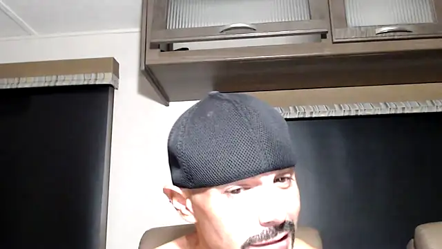 Snapshot of ThickD2C chatting on February 16, 7:10 pm ThickD2C online show from February 16, 7:10 pm