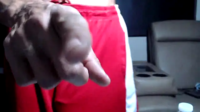 Snapshot of ThickD2C chatting on March 25, 7:09 pm ThickD2C online show from March 25, 7:09 pm