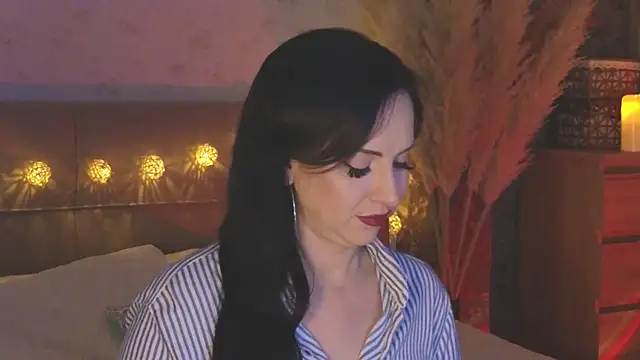 lily conor online show from December 13, 5:00 pm