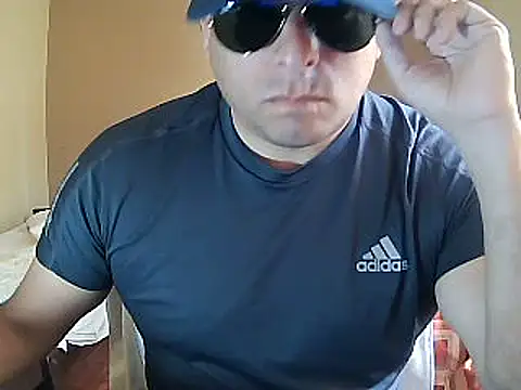 chicoguapo8 online show from February 11, 9:35 pm