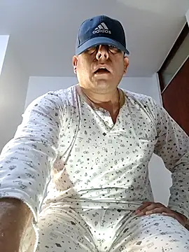 chicoguapo8 online show from September 20, 3:02 pm