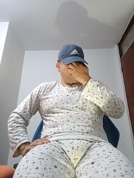 chicoguapo8 online show from September 27, 1:05 pm