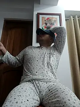 chicoguapo8 online show from October 2, 9:49 am