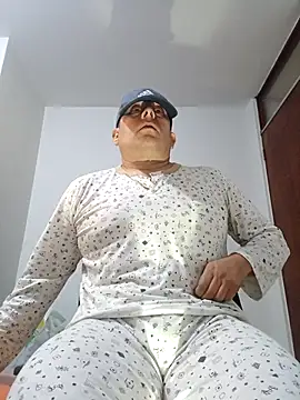 chicoguapo8 online show from October 11, 12:26 pm